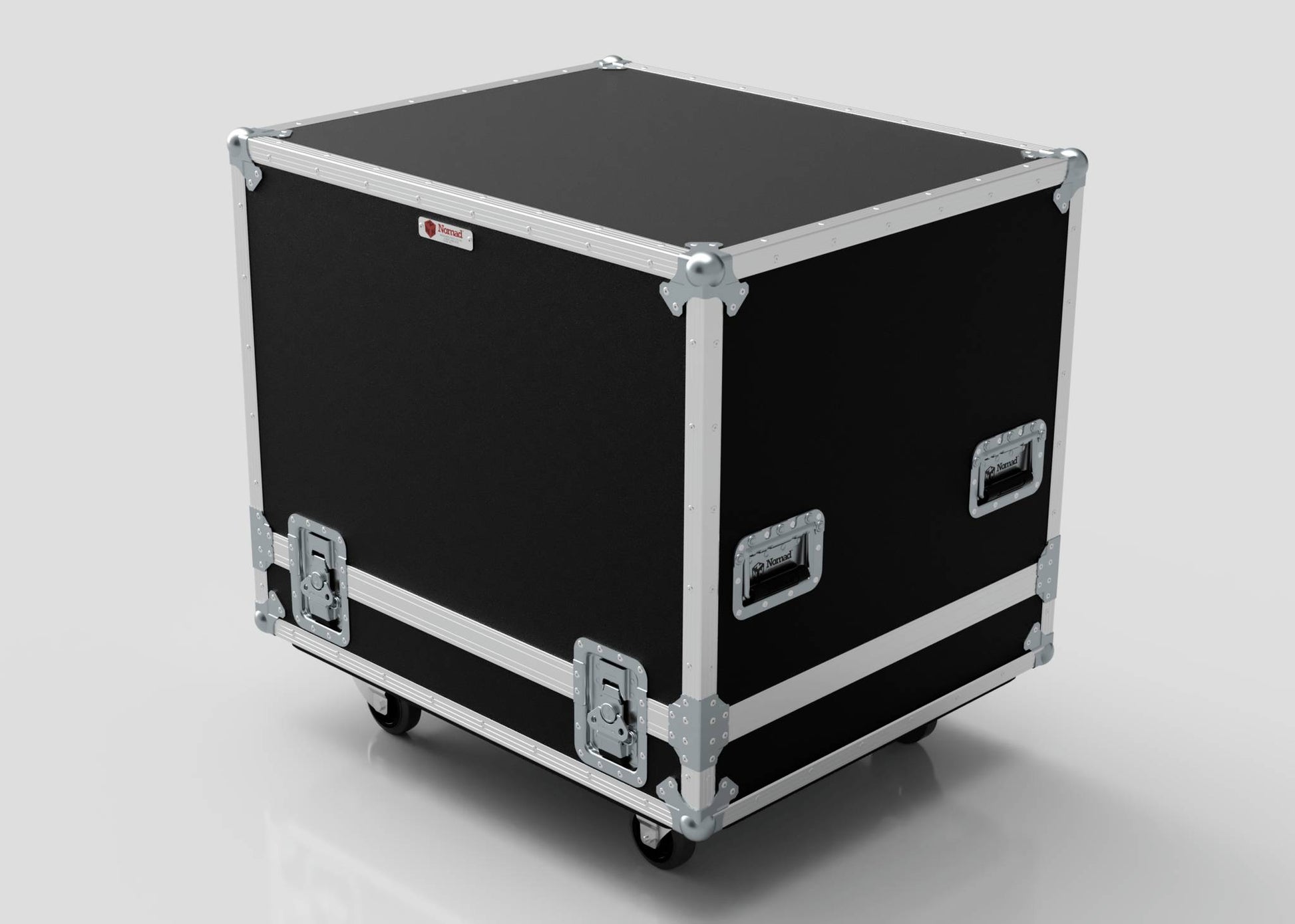 The Large Engine Case, finished in black and silver with metal corners, handles, latches, and four wheels, has internal dimensions of 860 x 710 x 710 mm—ideal for secure equipment transport.