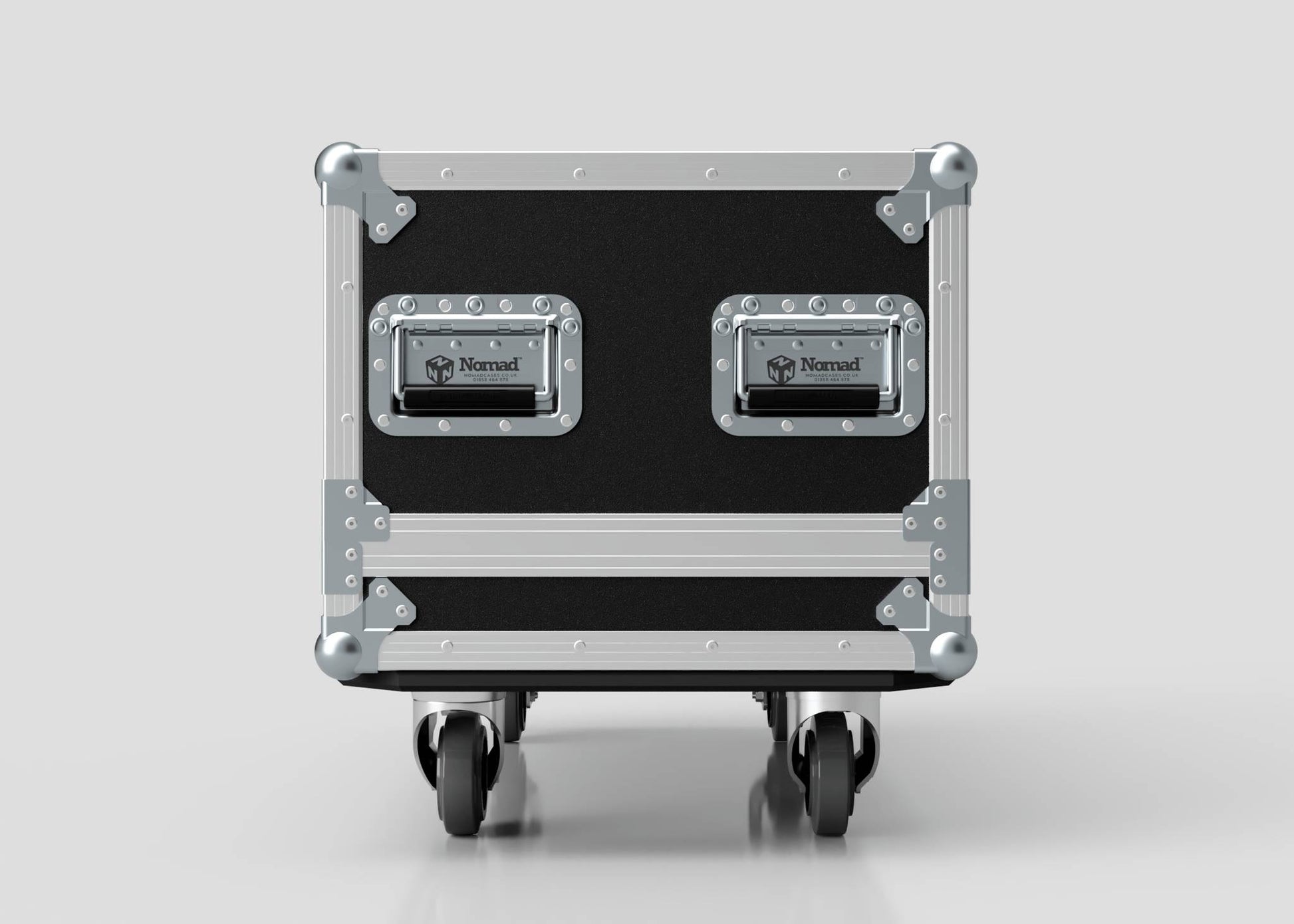 The Medium Gearbox Case is a black and silver rolling equipment case with metal reinforcements, two handles, and ample storage space—internal dimensions are 940 x 450 x 400 mm—shown against a plain background.