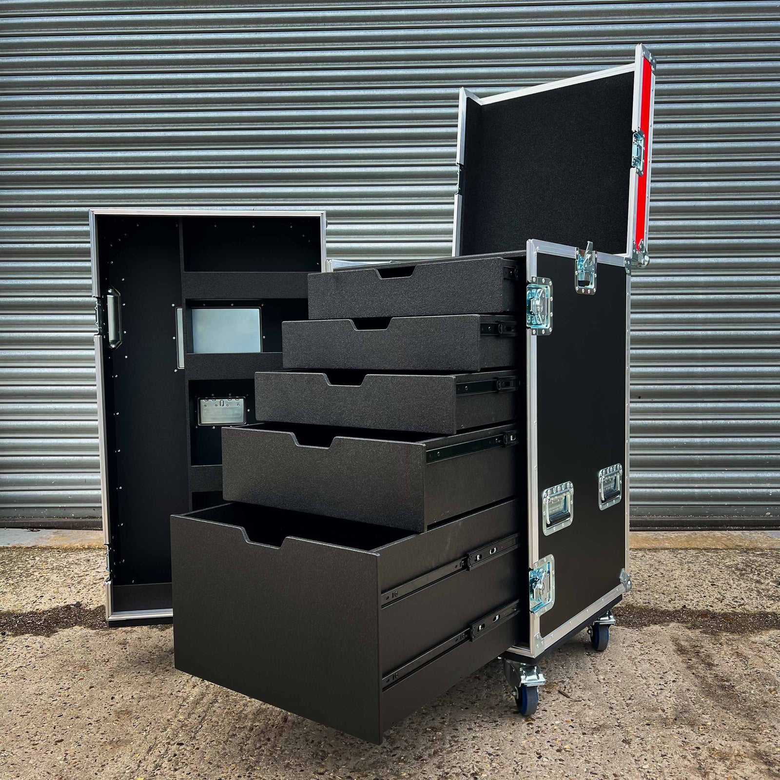 Padded bags vs flight cases: which protects your kit best on the road? - Nomad Casing