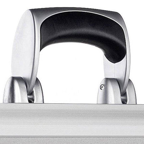 Close-up of the Exclusive 93800 (445 x 340 x 150) featuring a high-quality metallic handle with a black grip mounted on a silver aluminium hard-shell frame.